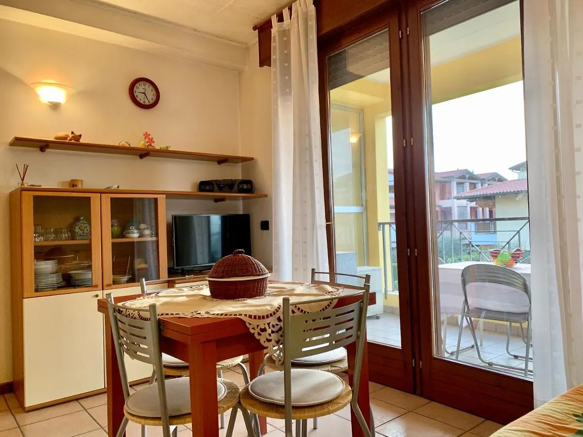 Yellow Apt Sirmione Apartment 0*,